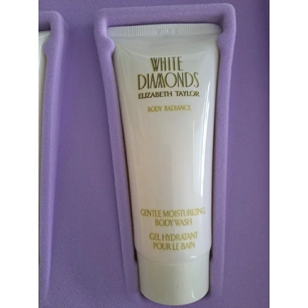 Elizabeth Taylor White Diamonds Gift Set Includes 2 Perfumes/Lotion/Body Wash
